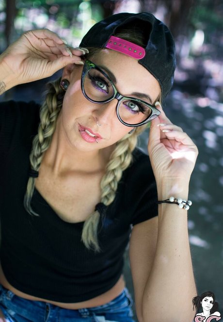 Cheshire_ naked star img