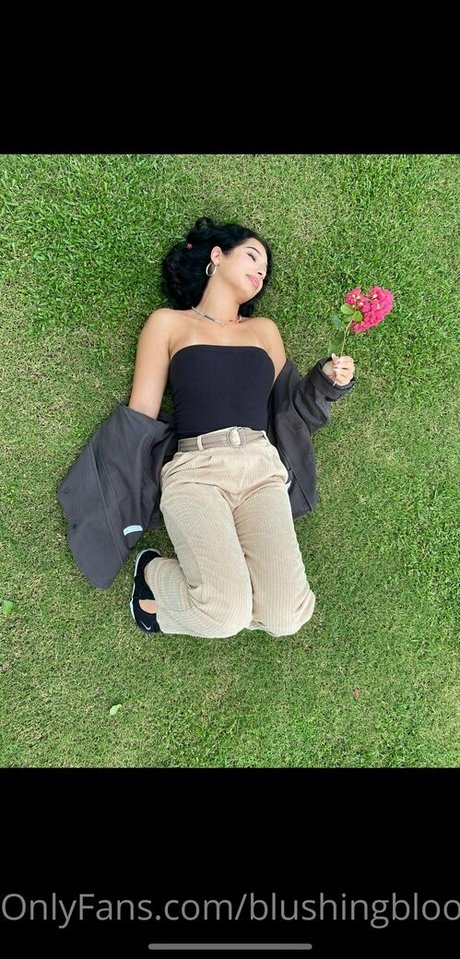 blushingblooms hot actress pic