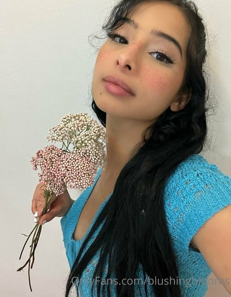 blushingblooms xxx model photos