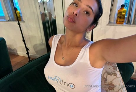 blushingblooms free actress pic