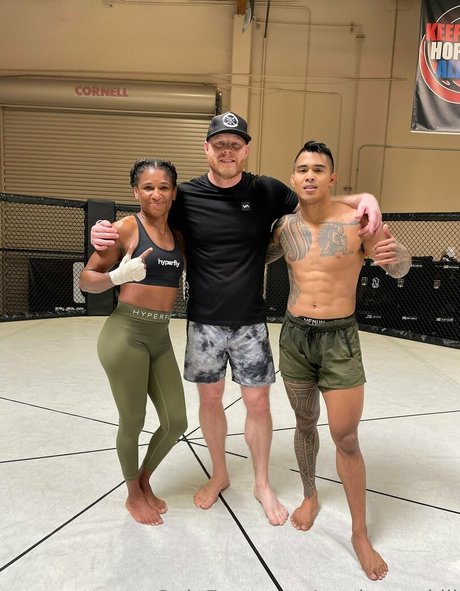 angieoverkill model perfect pictures