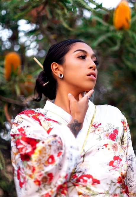 winniehoney naked pornstar pictures