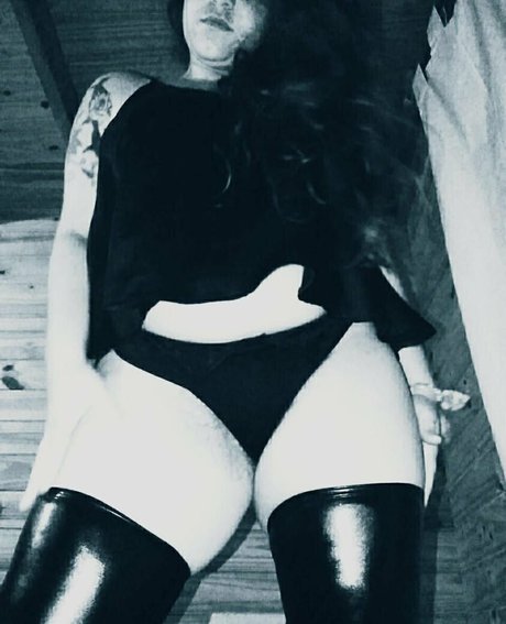 deniss98 xxx actress photo