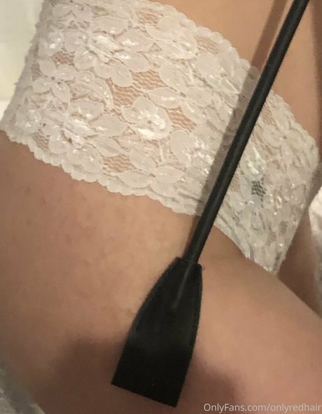 redheadom pretty model image