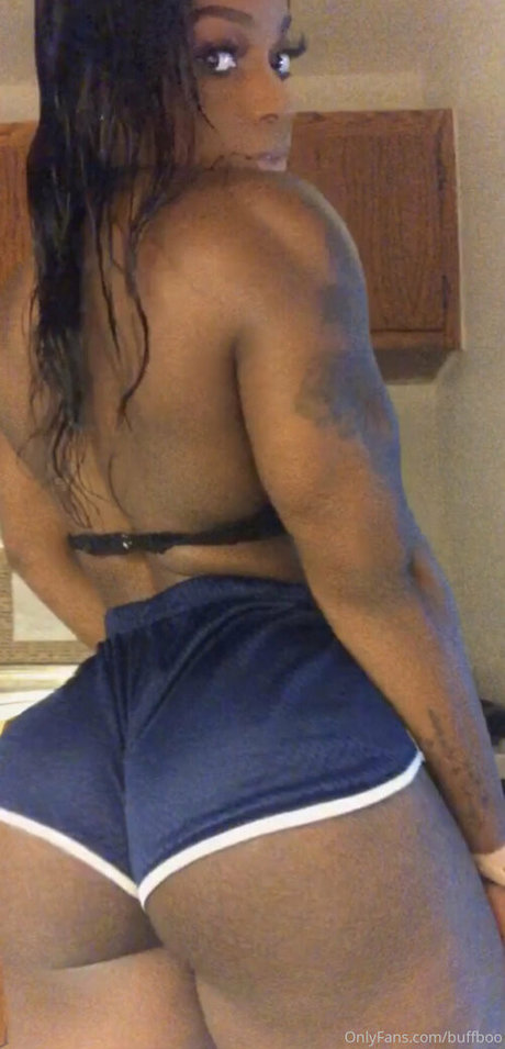 ebonymuscle naked actress picture