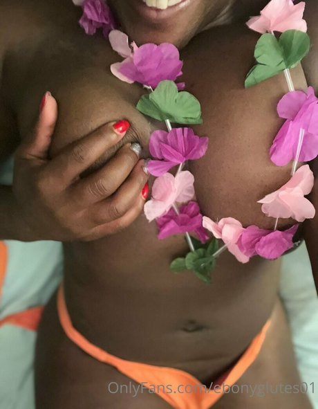 ebonyglutes01 xxx pornstar pic