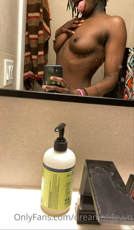 dreamofdevyn xxx pornstar picture