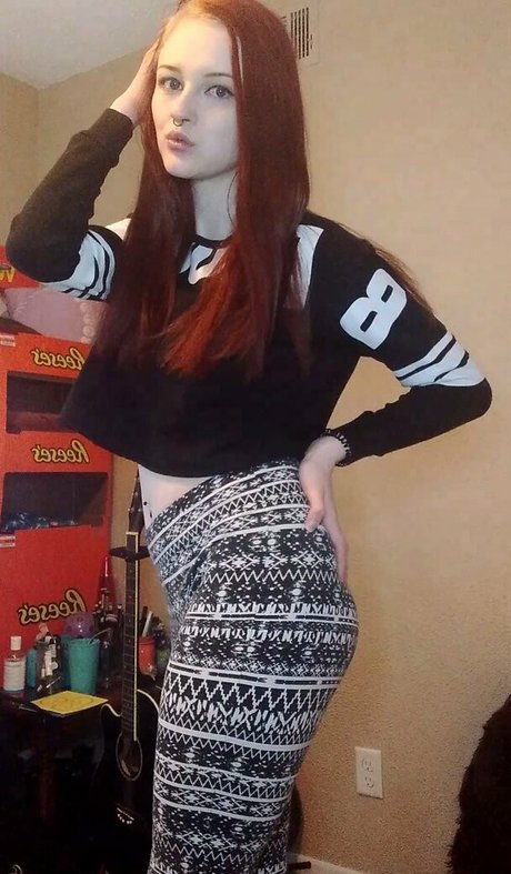 benz babe adult model picture