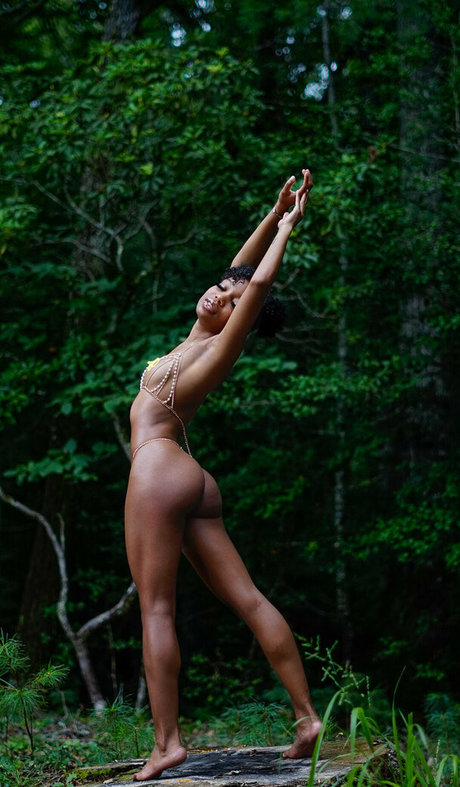 blackgoddess777 pretty model pic