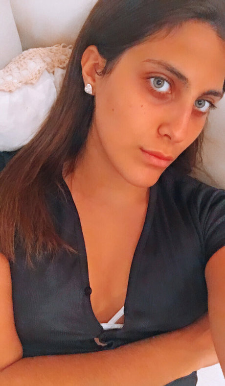 baabyqueenn hot star image