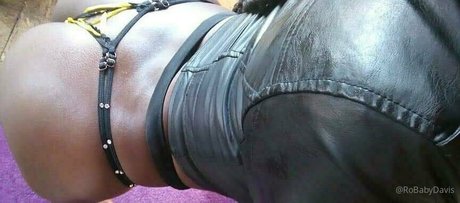 robaby model naked photos