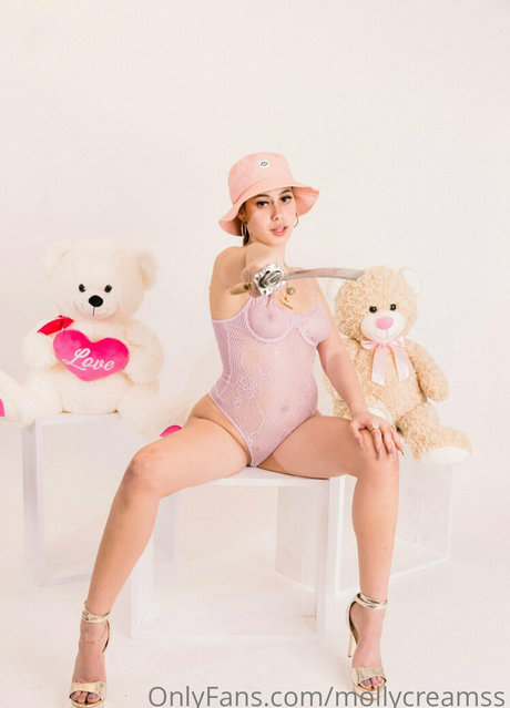 mollycreamss beautiful model pic