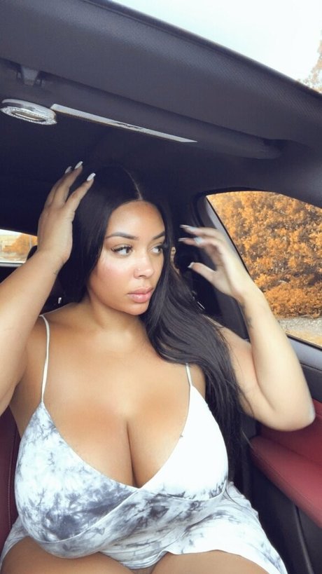 aundreanarene sexy model pic