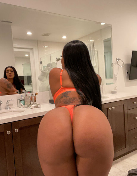 aundreanarene model high quality photo