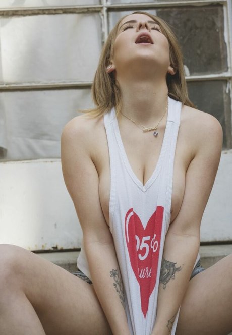 Aranza Cesarii nudes model img