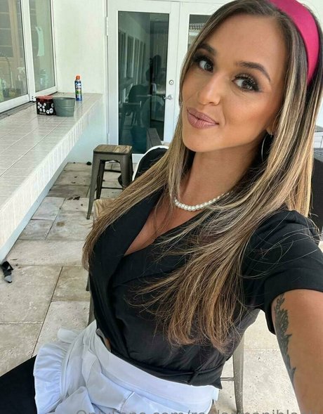 realarmaniblack naked actress pics