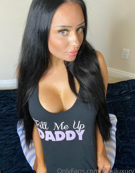 nickiluxury naked star images