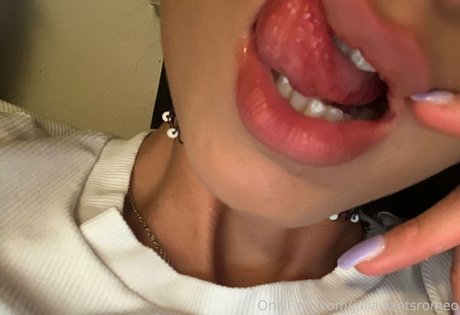 julianawantsromeo pornstar pretty gallery