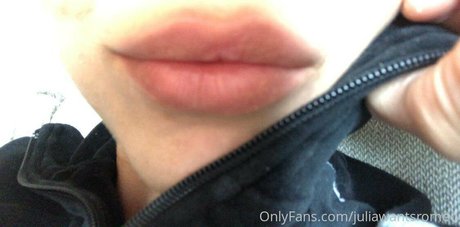 julianawantsromeo star erotic photo