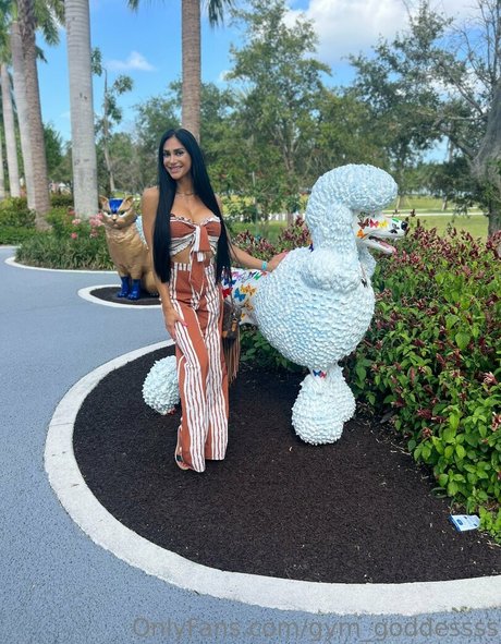 gym goddessss top model picture