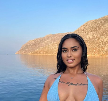 Indian Exhibition pretty pornstar pic