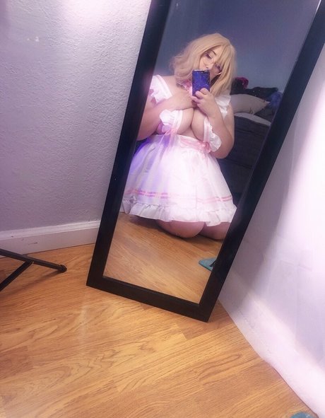 uwutaycos model hot photo