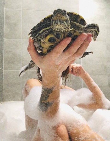 krisstile perfect model photo