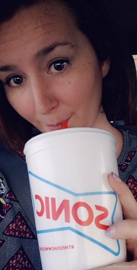 deedeelynn pornstar beautiful pics