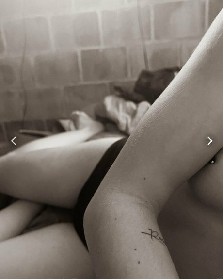 camilaa gomez17 hot star pictures