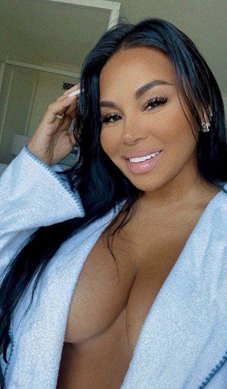 dollycastro exclusive star pictures