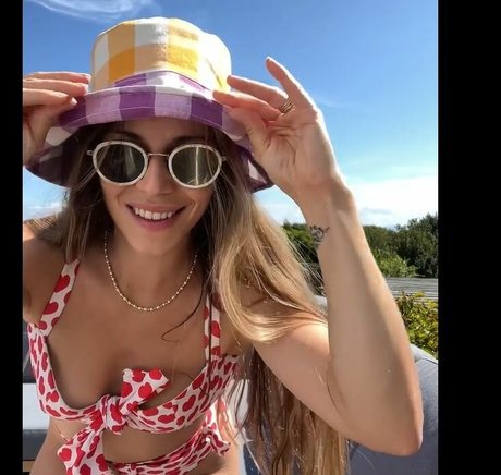 Manon Lagreve top model pics