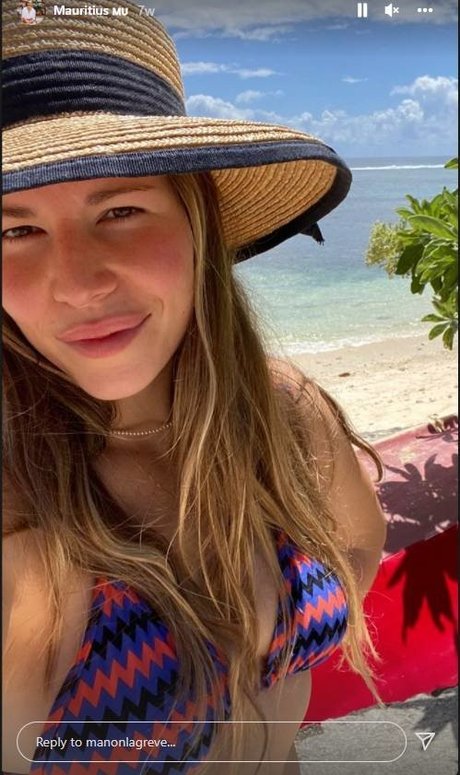 Manon Lagreve hot actress image