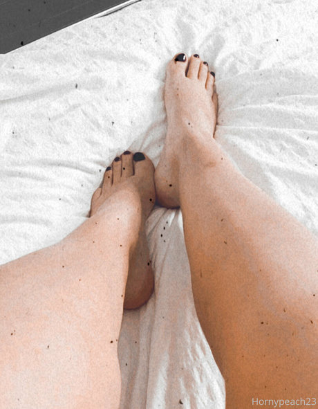 hornypeach23 pornstar exclusive image