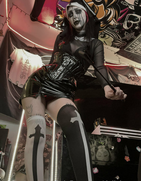 dollyhorror model sex pics