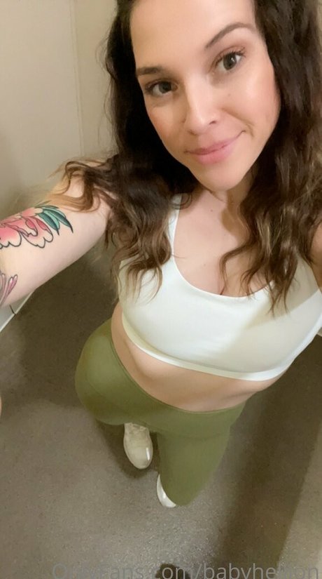 babyhellion beautiful model image