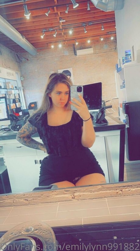 emilylynn026 model sexy images