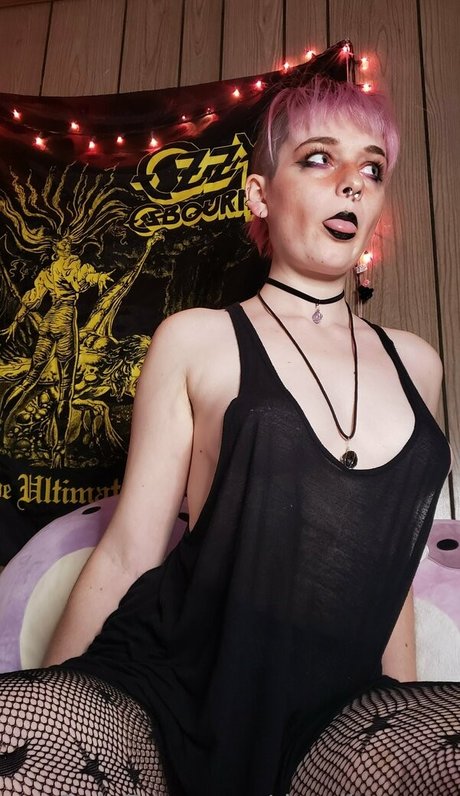 deadbunnyx erotic actress picture