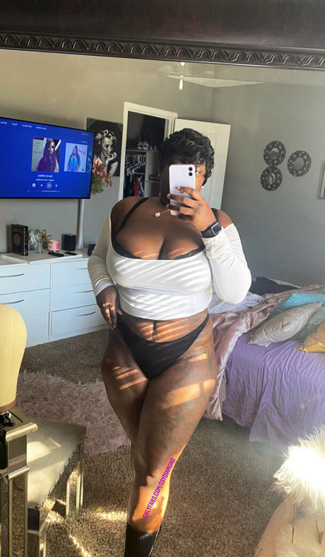 shegobblesdick adult model images