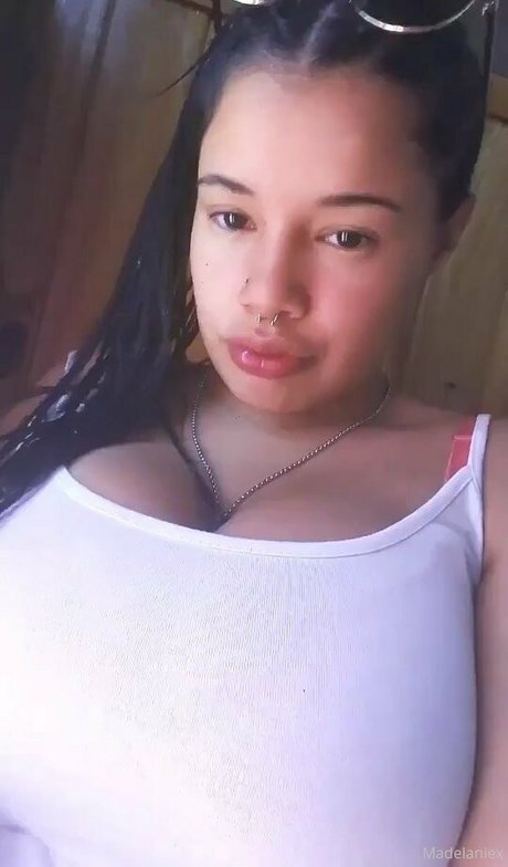 madelaniexx top model pic