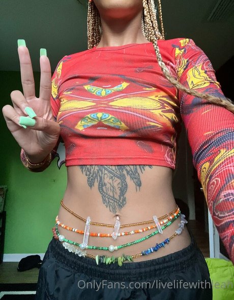 leahsade free pornstar gallery