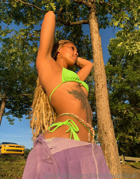 leahsade top model image