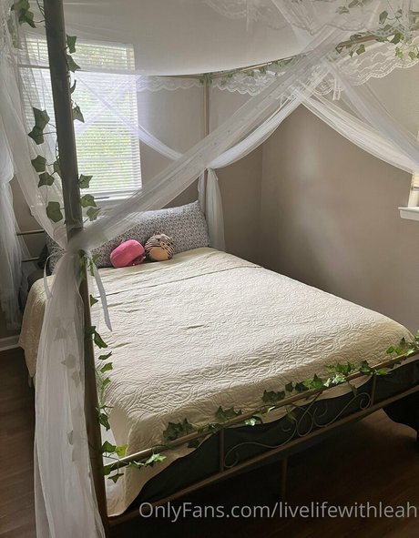 leahsade sexy model img