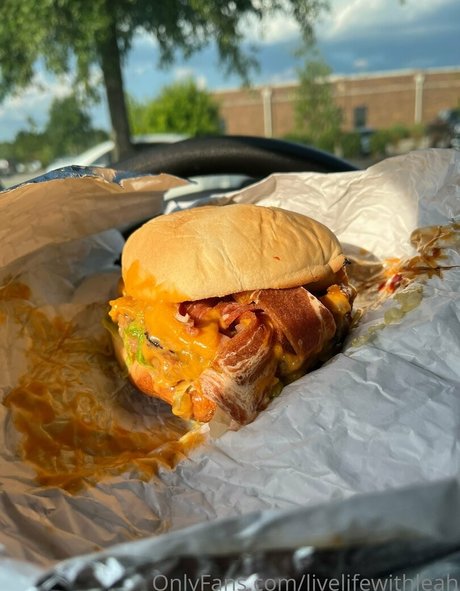 leahsade pornstar erotic pictures