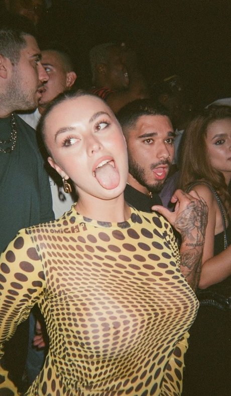 Millie Hannah perfect pornstar gallery