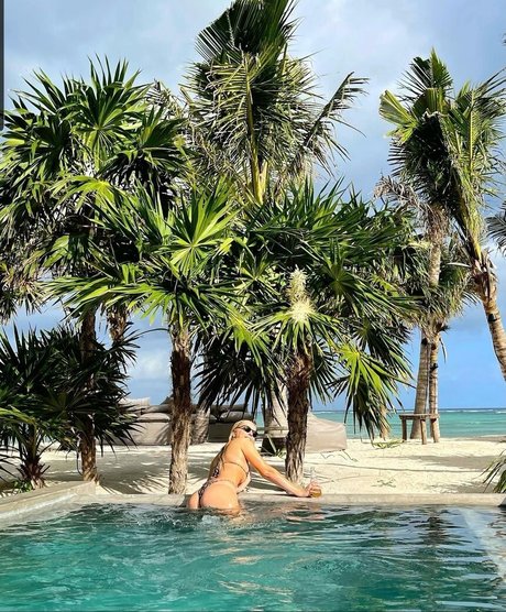 Violet Benson pornstar high quality gallery