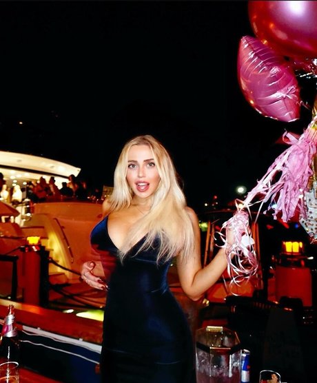 Violet Benson perfect star pics