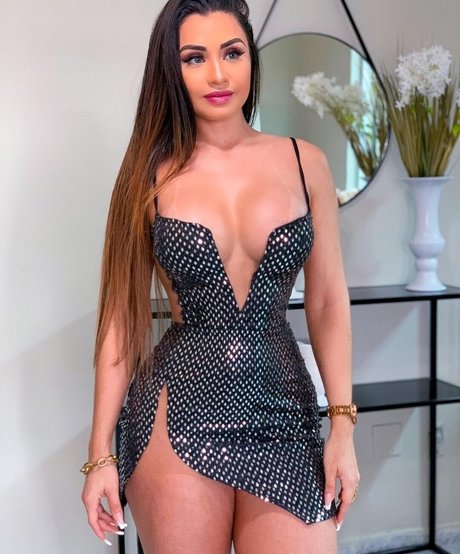 Bella Araujo porn actress photo