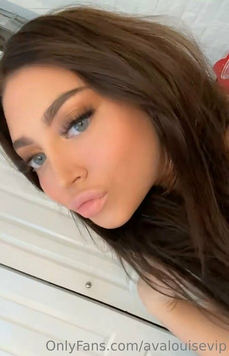 avalouisevip naked actress img