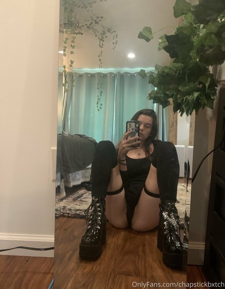 chapstickbxtch sex model galleries