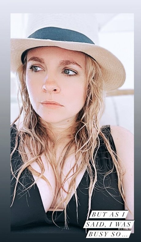 Georgia Moffett pornstar exclusive image